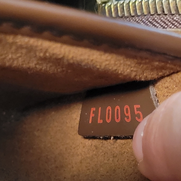 LOUIS VUITTON DAMIER EBENE SAINT LOUIS POCHETTE CLUTCH - Picture 12 of 13